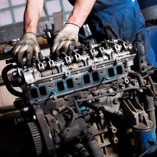  
Su tranquilidad es lo más importante.
Tener el coche en perfecto estado de funcionamiento no cuesta tanto. Además es necesario para su seguridad y la durabilidad del vehículo.
En Talleres Ausan realizamos la mecánica de mantenimiento de su coche con rapidez, economía, fiabilidad y garantía, y en el momento que elijas.
 

Revisión Periódica para todas las marcas y modelos siguiendo sus especificaciones y el libro de mantenimiento.
Revisiones Pre ITV: No pagues más de la cuenta y pásala a la primera. Realizamos un control previo para la realización de esta revisión oficial:

Emisión de gases.
Cristales, limpia parabrisas y retrovisores, garantizando una perfecta visibilidad.
Revisión de frenos, frenos de emergencia o estacionamiento.
Dirección, ejes, neumáticos, ruedas y suspensión.
Carrocería y chasis.
Revisión de iluminación, luces de carretera, luces de posición, señalización, luces de cruce, y pilotos de emergencia.
Asientos, cinturones de seguridad y alarma sonora.



Revisiones estacionales y preventivas: Asegúrate que todo marcha bien en tu coche antes de emprender ese viaje.
Cambios de aceite y revisión de filtros.
Revisión y sustitución de neumáticos.

 
Además, ofrecemos mecánica avanzada para motores de Gasolina y Diésel: Revisamos y reparamos todo tipo de motores.
 
 